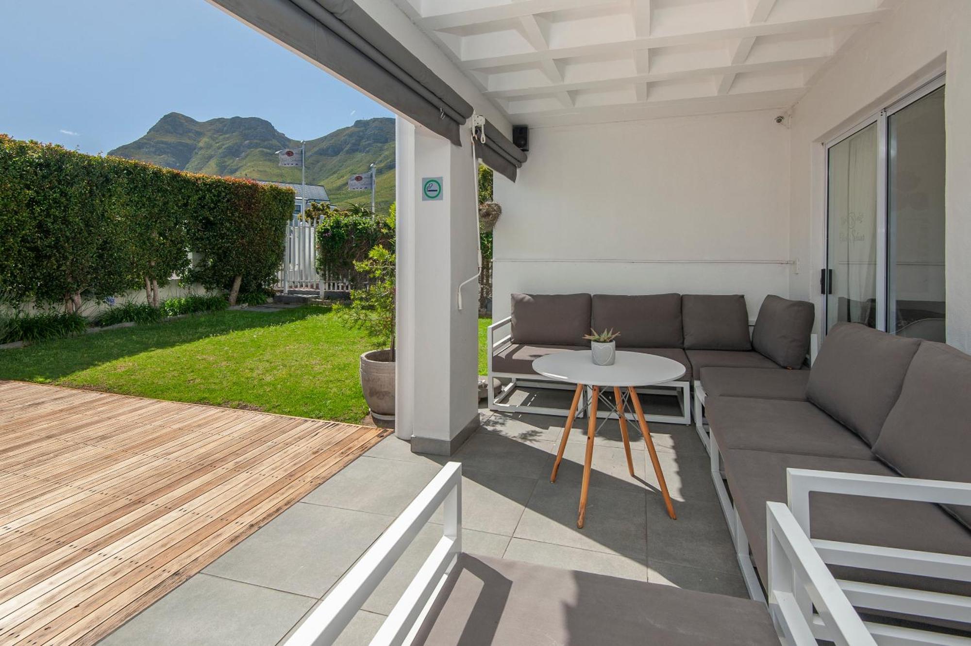 Oude Schuur Boutique Guesthouse Hermanus Bagian luar foto