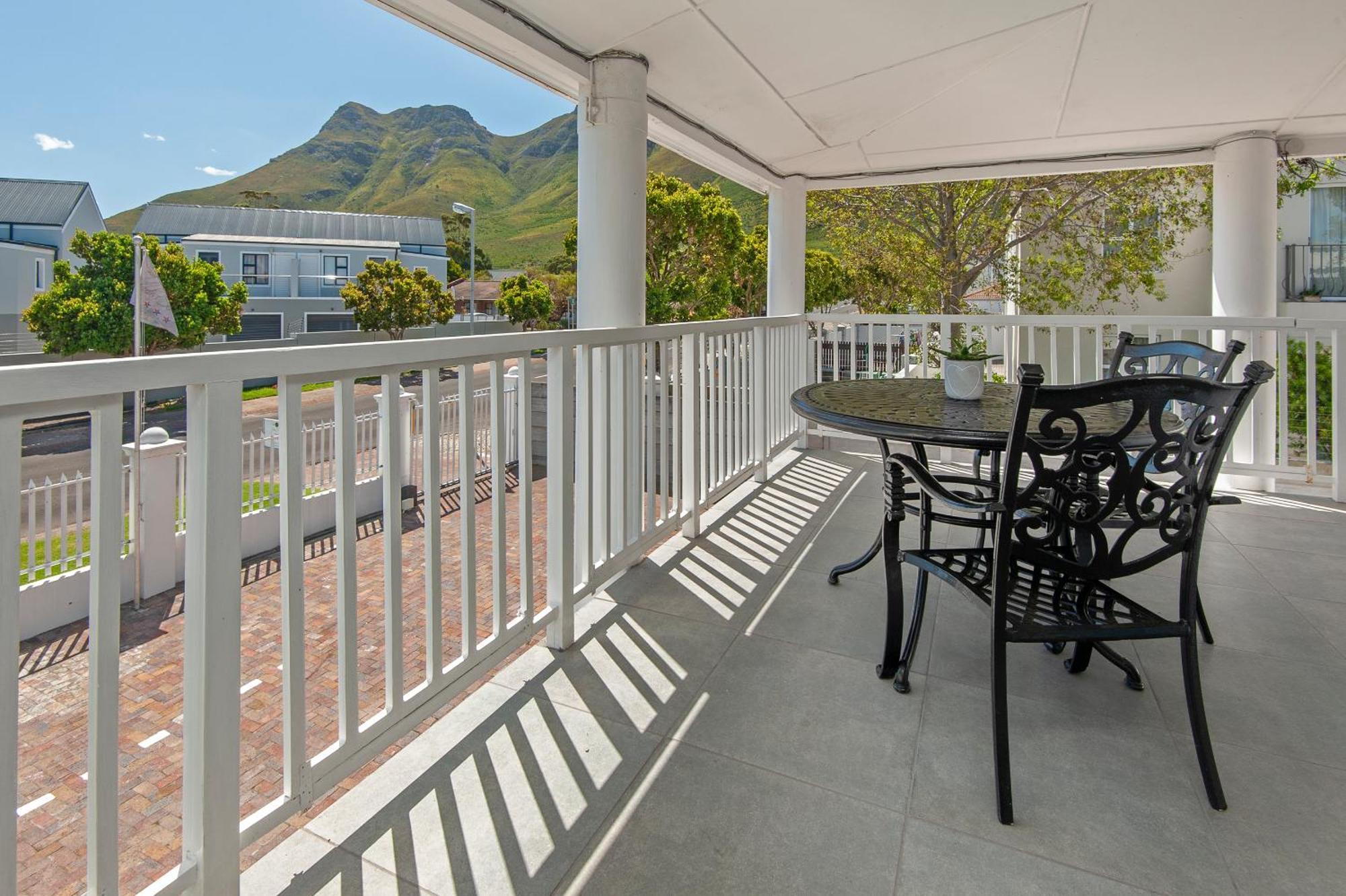 Oude Schuur Boutique Guesthouse Hermanus Bagian luar foto